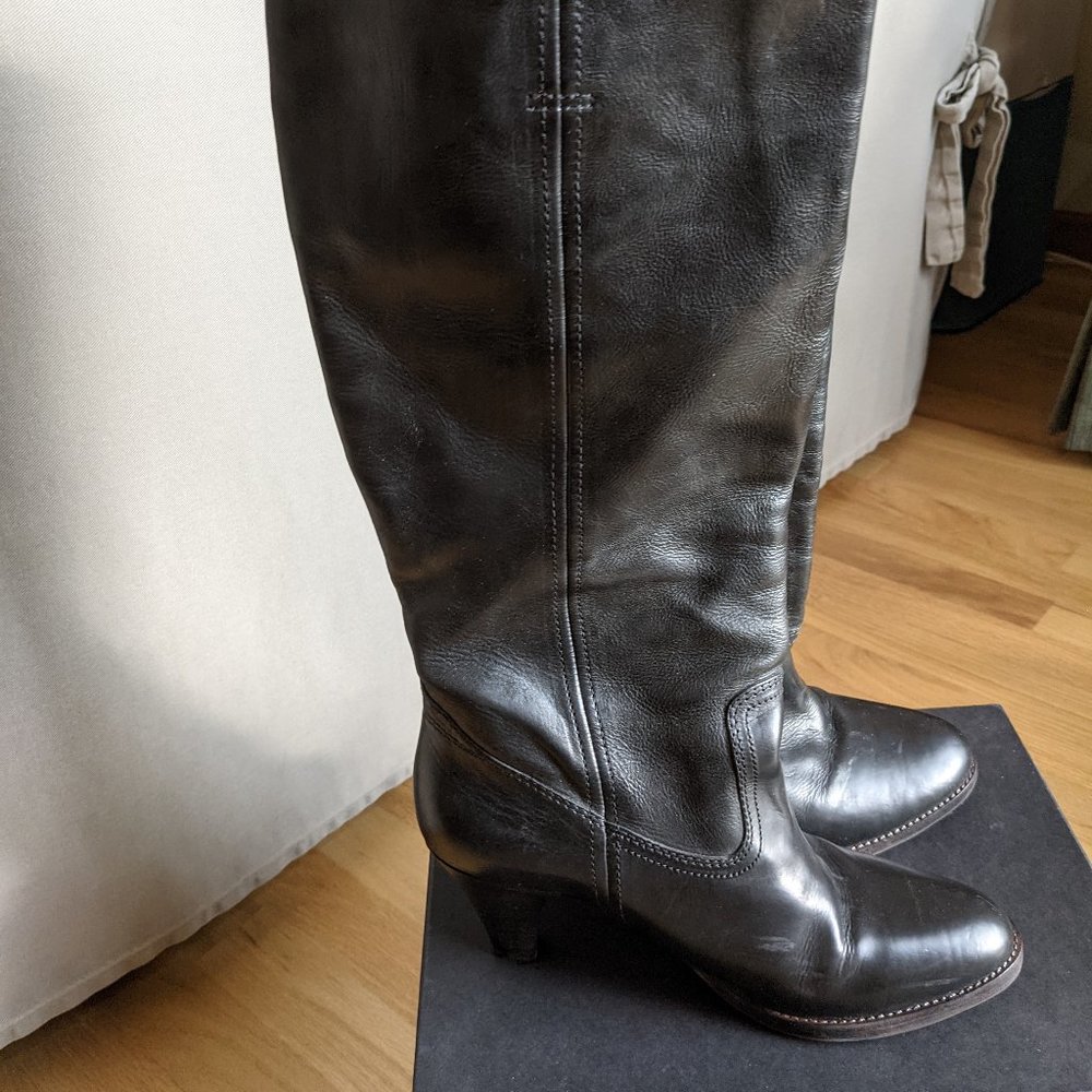 Frye Tina boots in black size 8